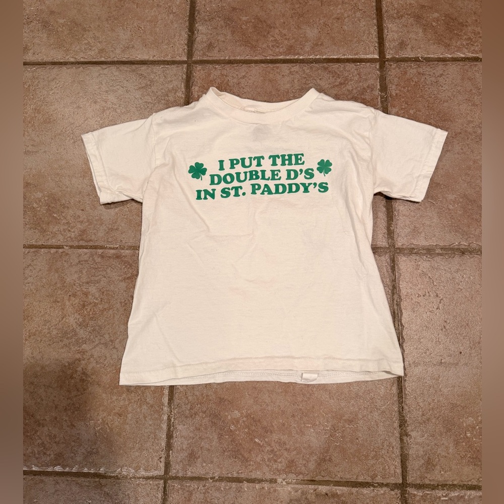 I put the double ds in st paddys white tshirt